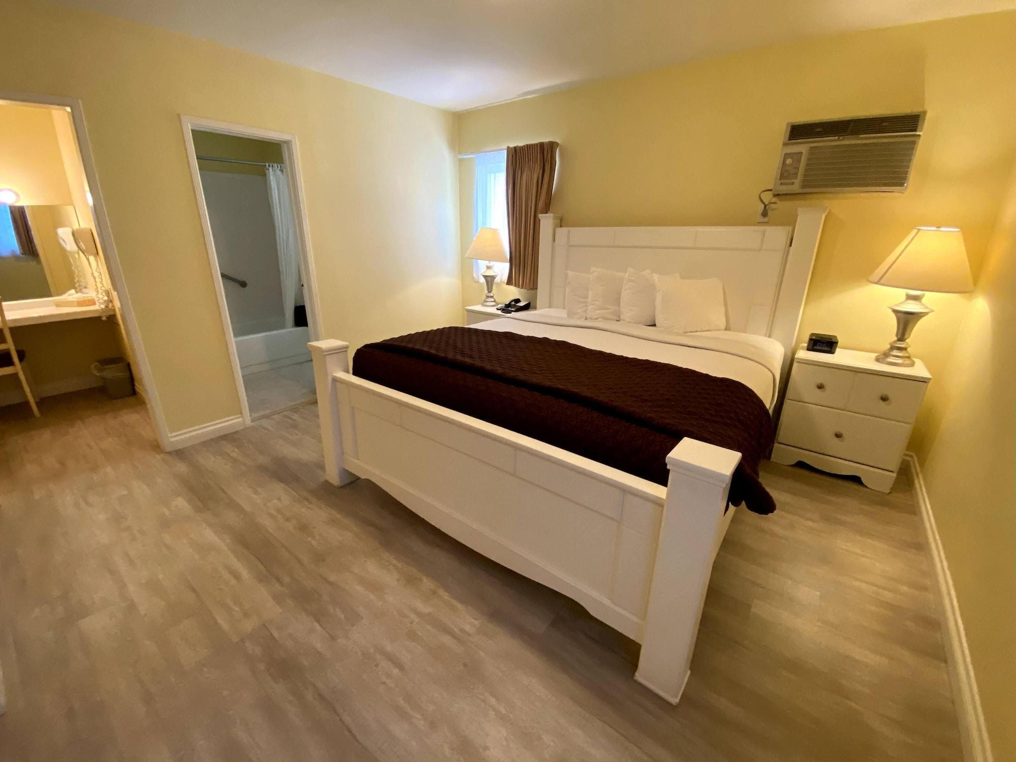 Hollywood Celebrity Hotel 2*