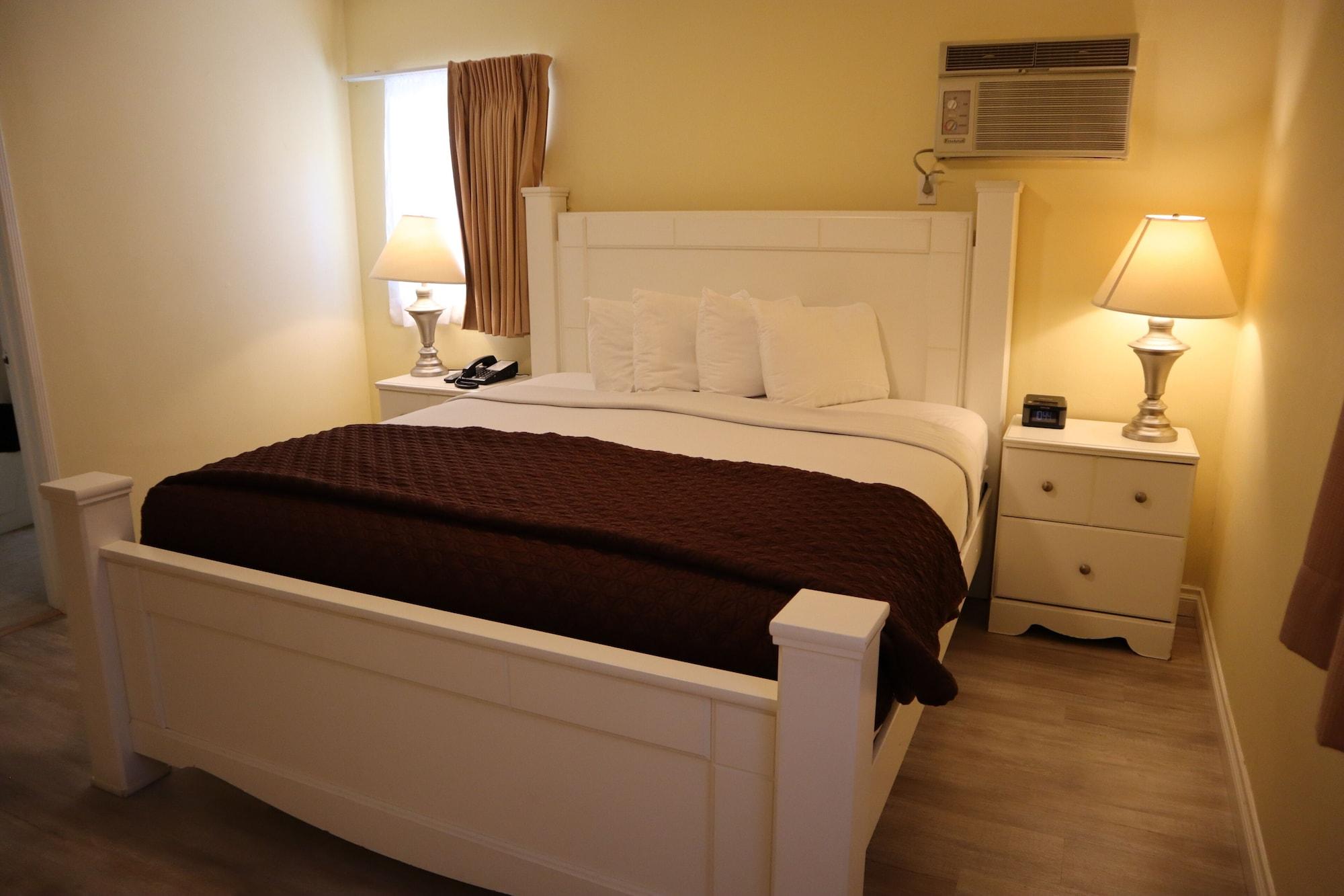 Hollywood Celebrity Hotel 2*